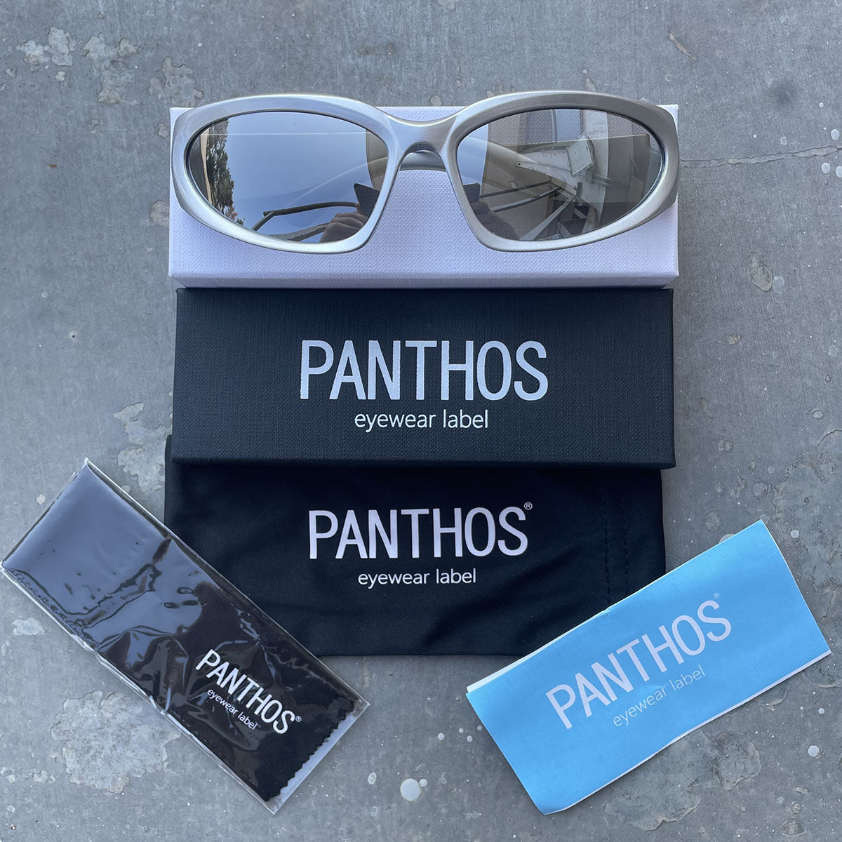 Alien / Total Silver