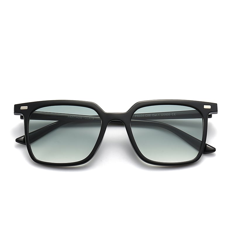 Clays / Black Green Smoke