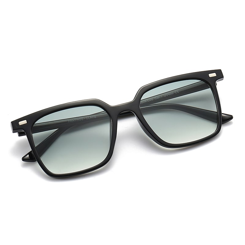 Clays / Black Green Smoke