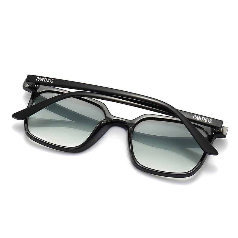 Clays / Black Green Smoke