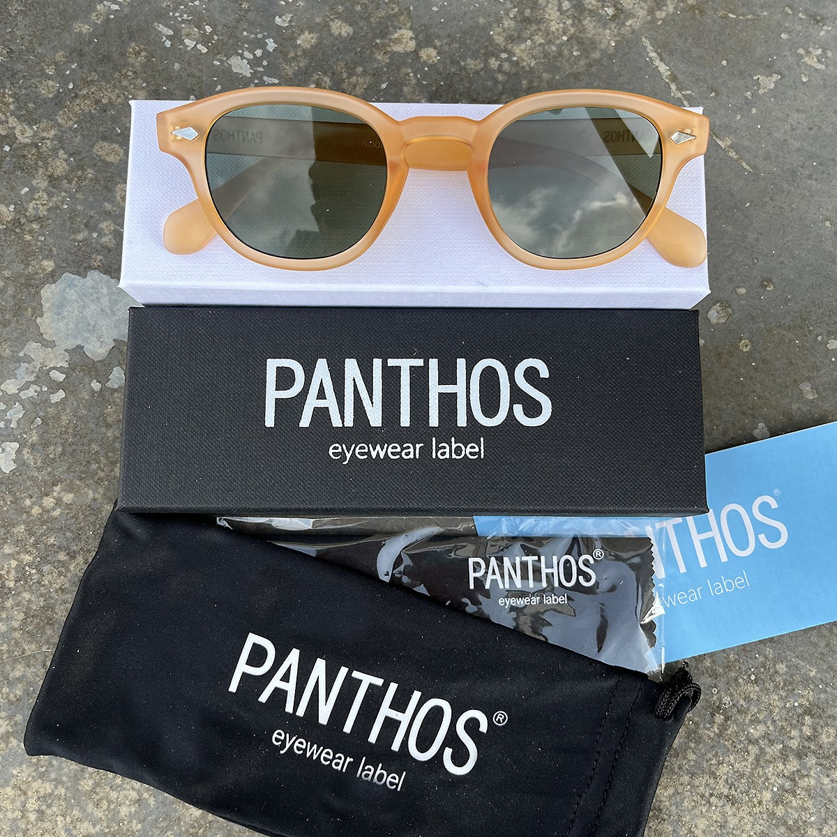 Noon / Matte Honey Dark Green