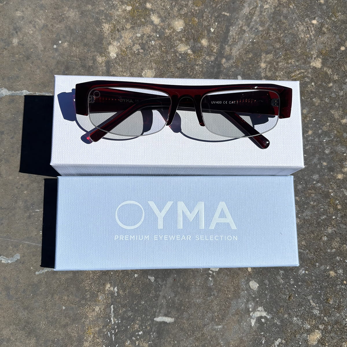 OYMA 15 / C07 - Wine Red Green