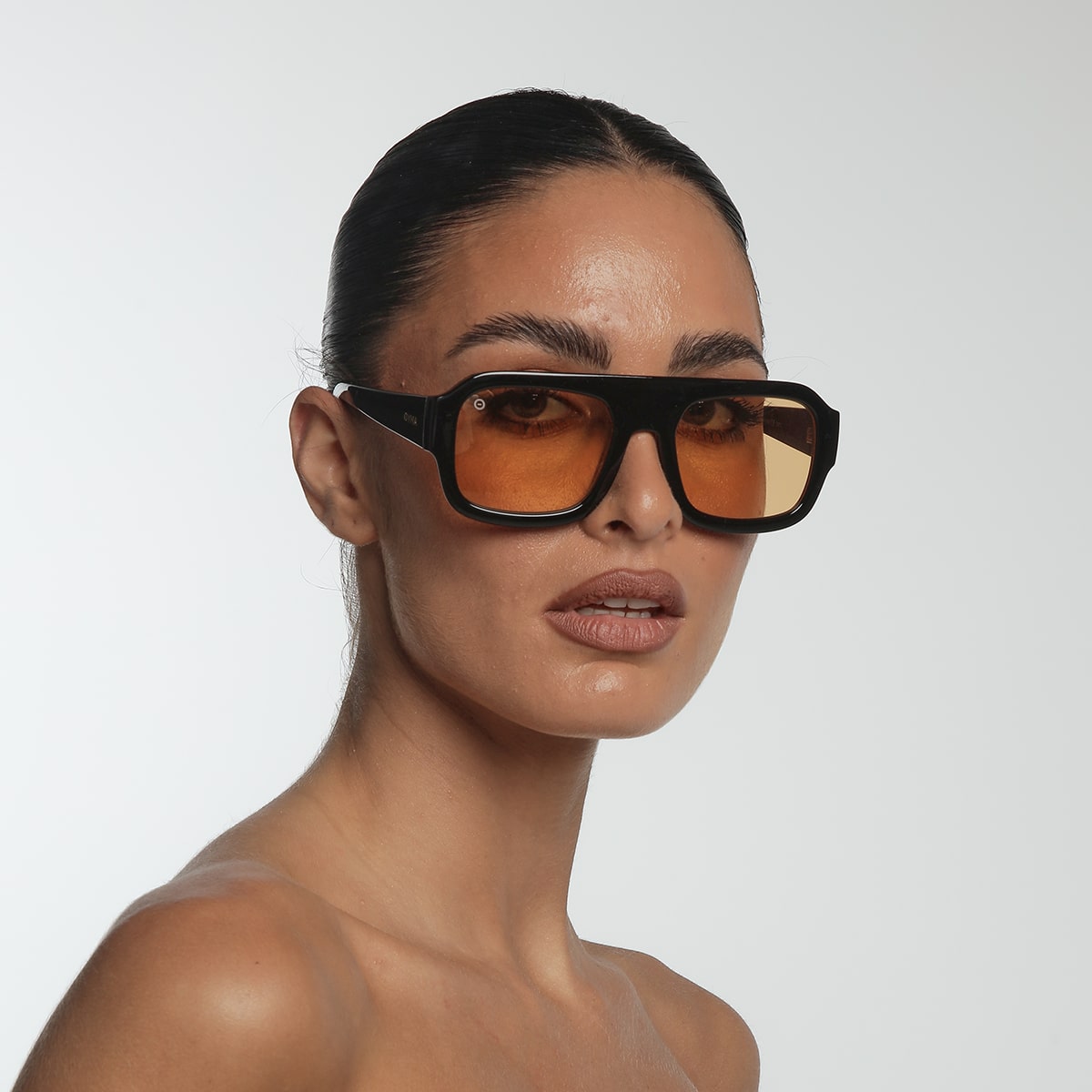 OYMA 01 / C04 - Black Orange