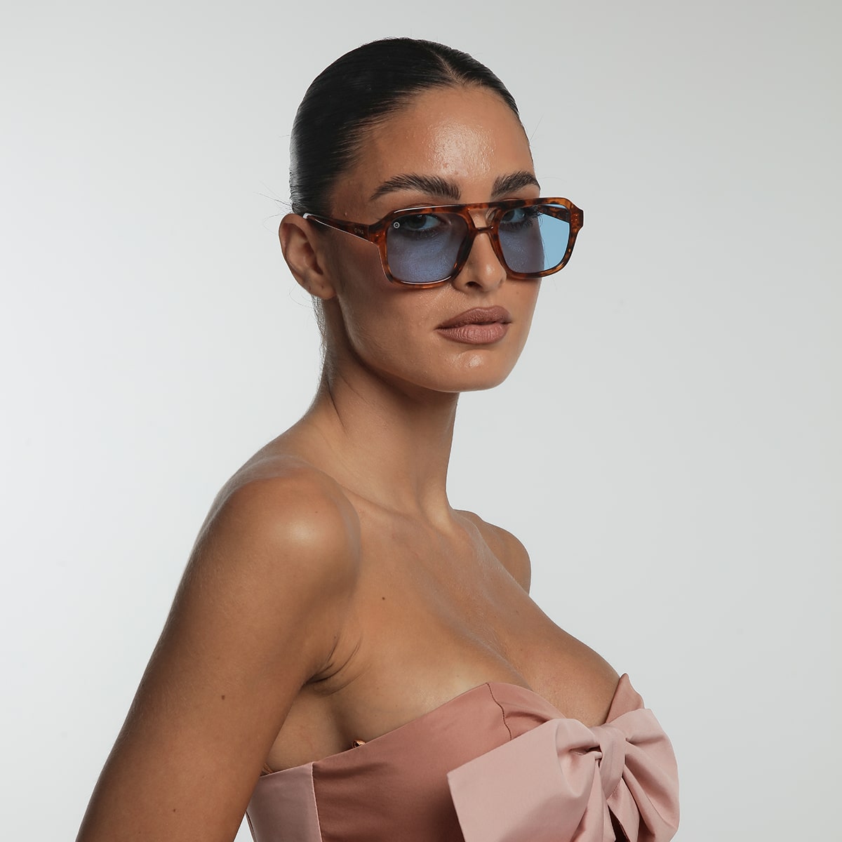 OYMA 02 / C04 - Tortoise Blue