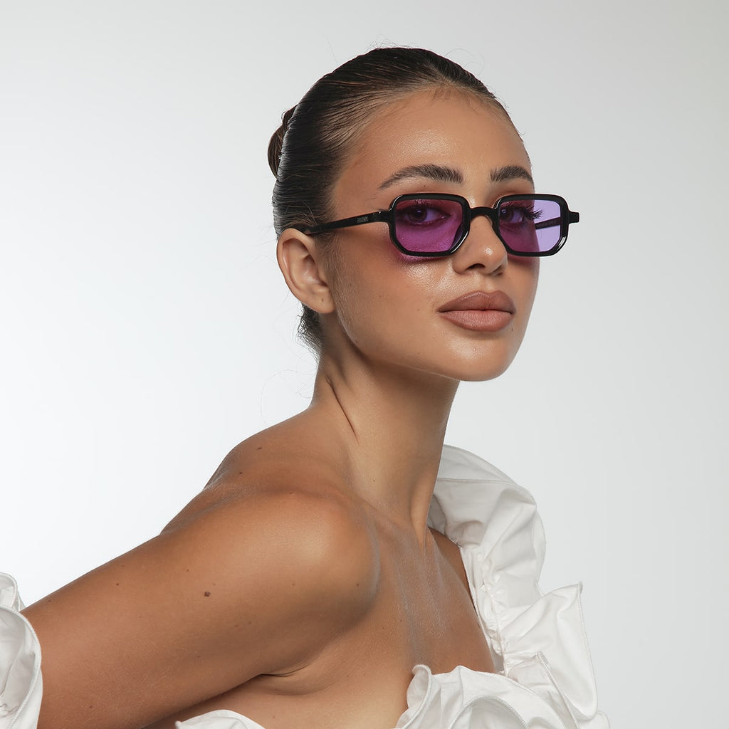 Thin / Black Violet